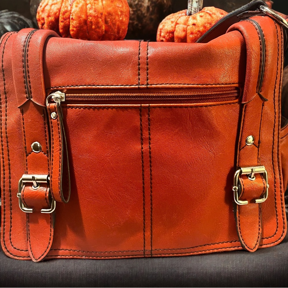 Orange faux leather Relic shoulder bag 🎃